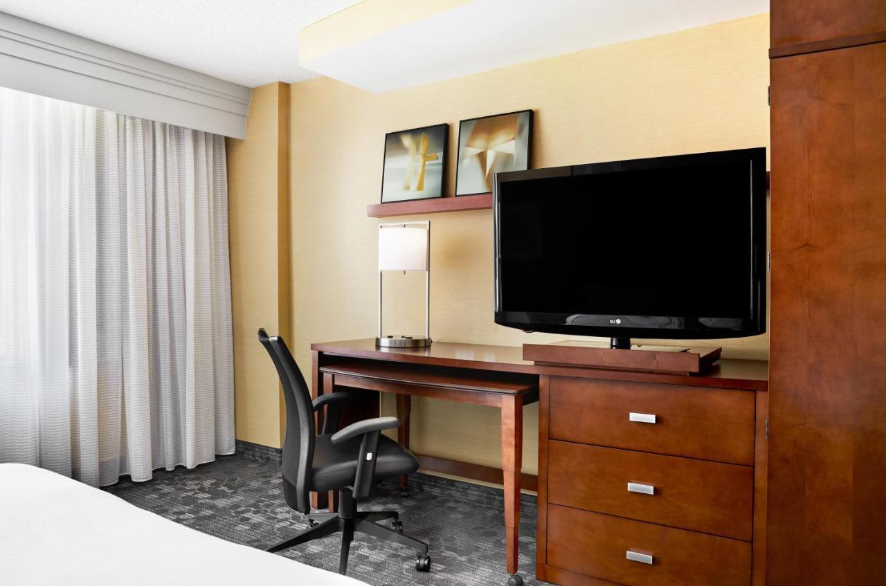Courtyard By Marriott Norfolk Downtown Exterior foto