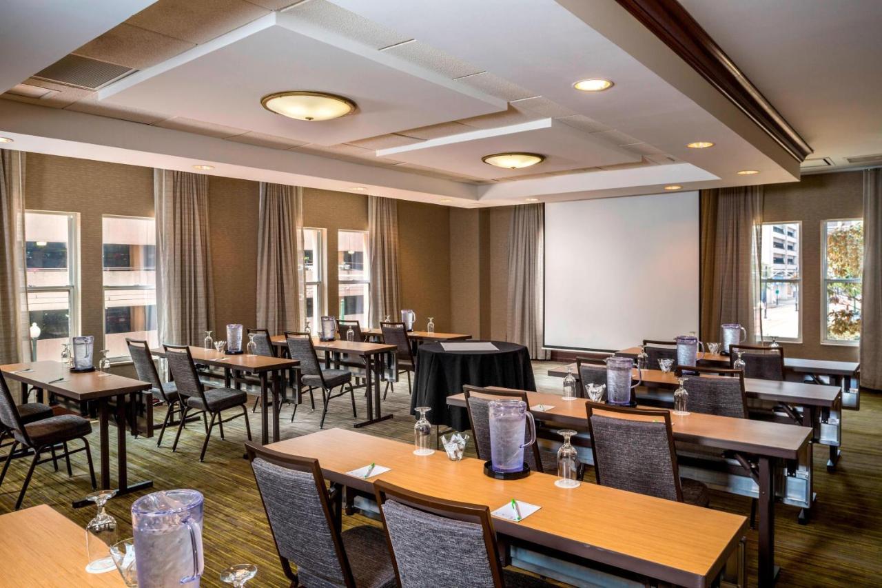Courtyard By Marriott Norfolk Downtown Exterior foto