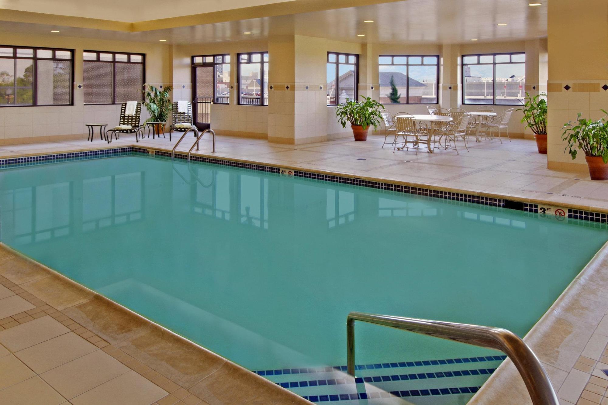 Courtyard By Marriott Norfolk Downtown Exterior foto