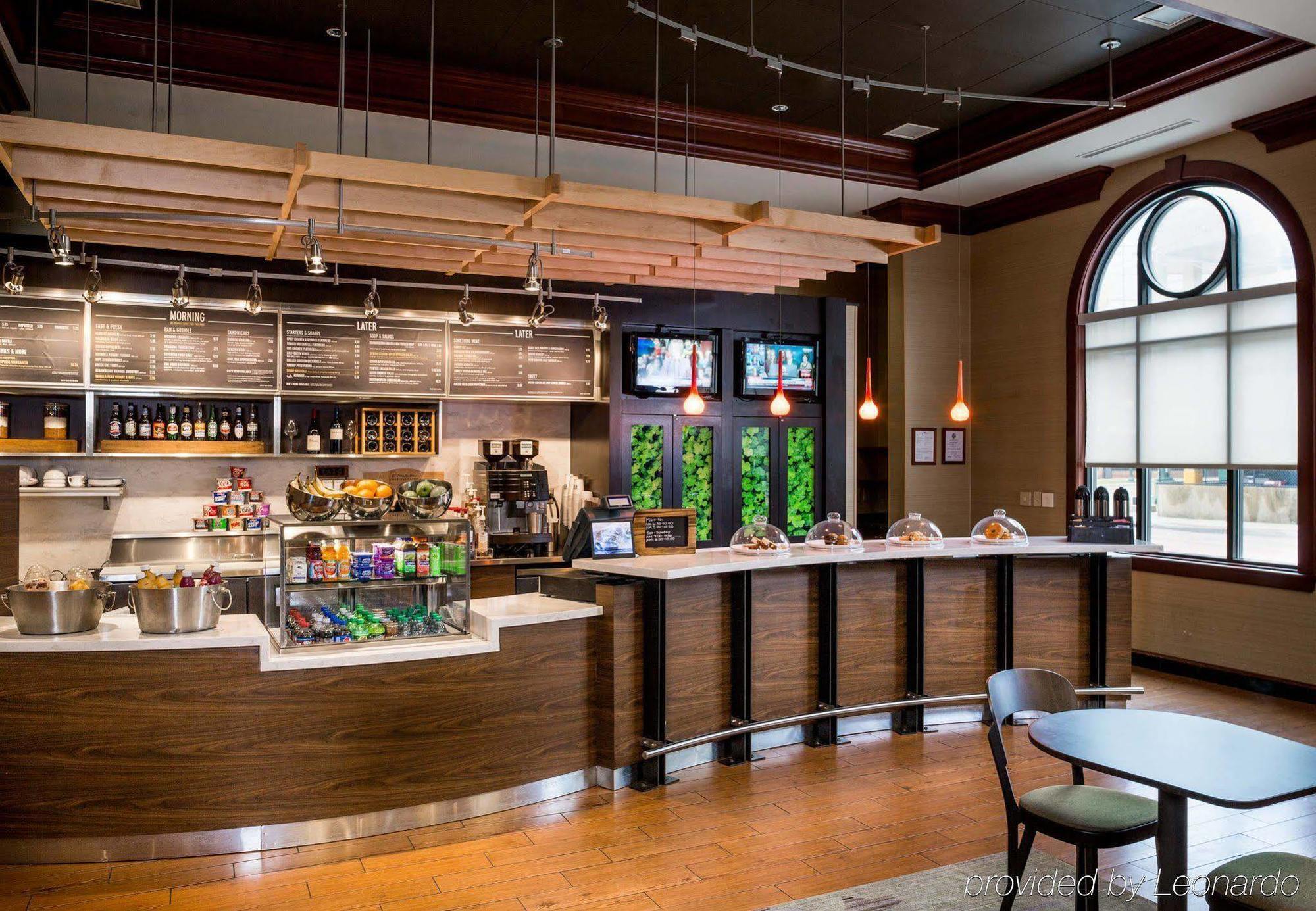 Courtyard By Marriott Norfolk Downtown Exterior foto