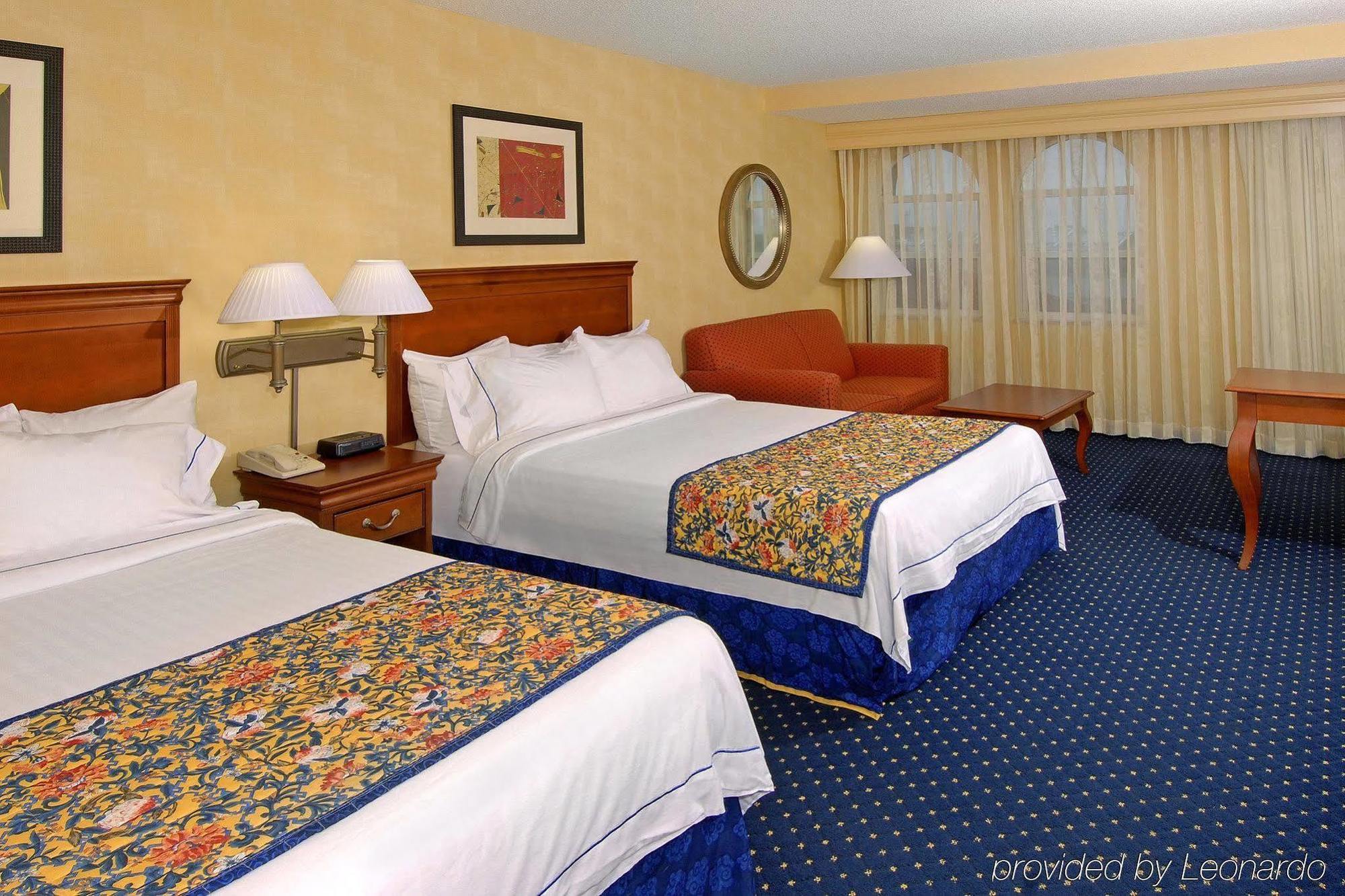 Courtyard By Marriott Norfolk Downtown Exterior foto
