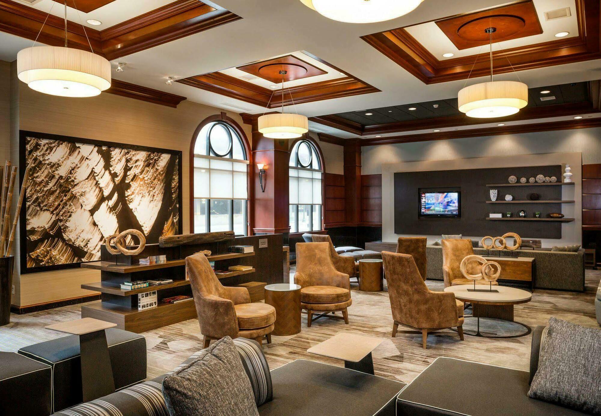 Courtyard By Marriott Norfolk Downtown Exterior foto